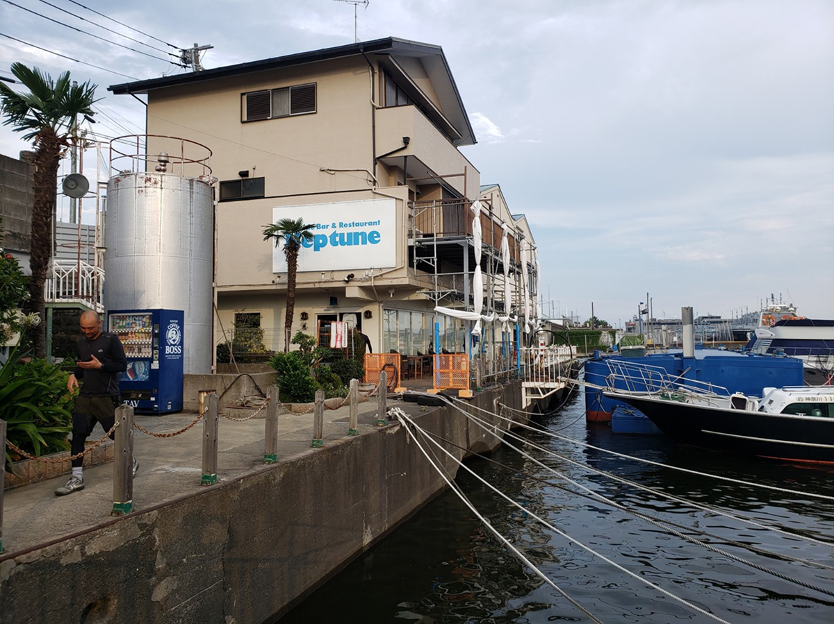 横濱を代表するあのBAR。外装工事レポート